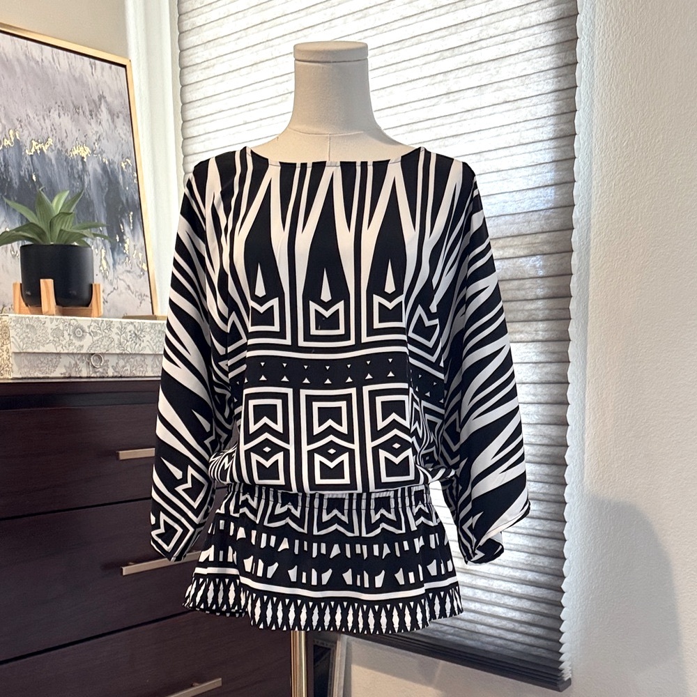 Woman's Chico's Black and White Geometric Elastic Waist Blouse. Size 2/L